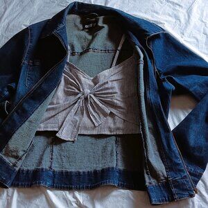 ZIPPED FRONT DENIM JACKET (CONTRAST JEANS), M., W/ABERCROMBIE & FITCH SUN TOP, L